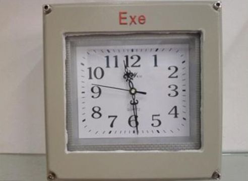 點(diǎn)擊查看詳細(xì)信息<br>標(biāo)題：BSZ2010型防爆石英鐘 閱讀次數(shù)：2675