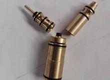 點擊查看詳細信息<br>標題：氣動錨桿鉆機上面氣馬達閥組 閱讀次數(shù)：1810